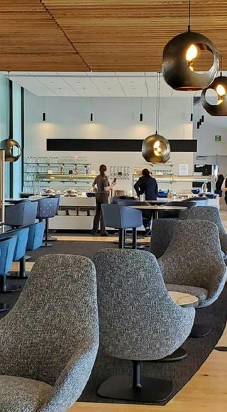 Ottawa Airport Aspire Salon Lounge