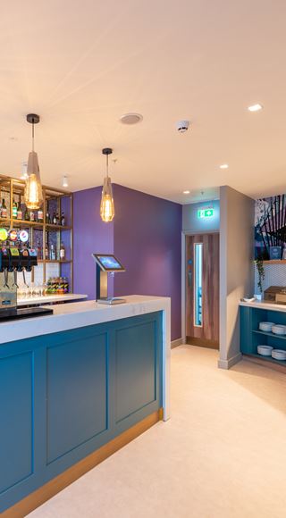 Manchester Terminal 2 Aspire Lounge bar and buffet servery